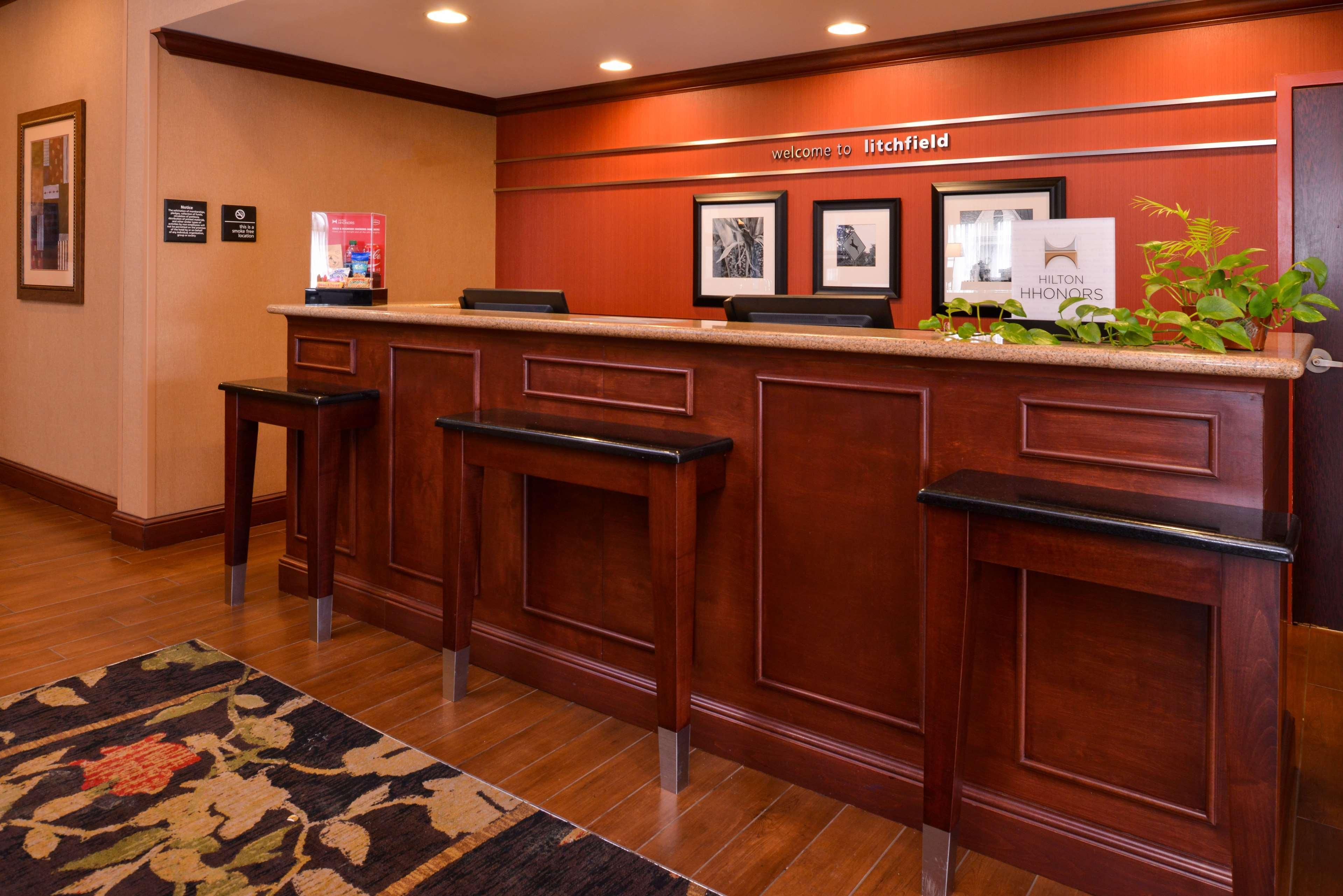 Hampton Inn By Hilton Litchfield Exterior foto