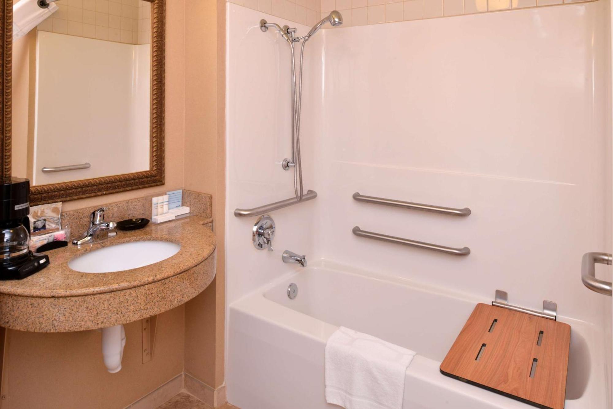 Hampton Inn By Hilton Litchfield Exterior foto