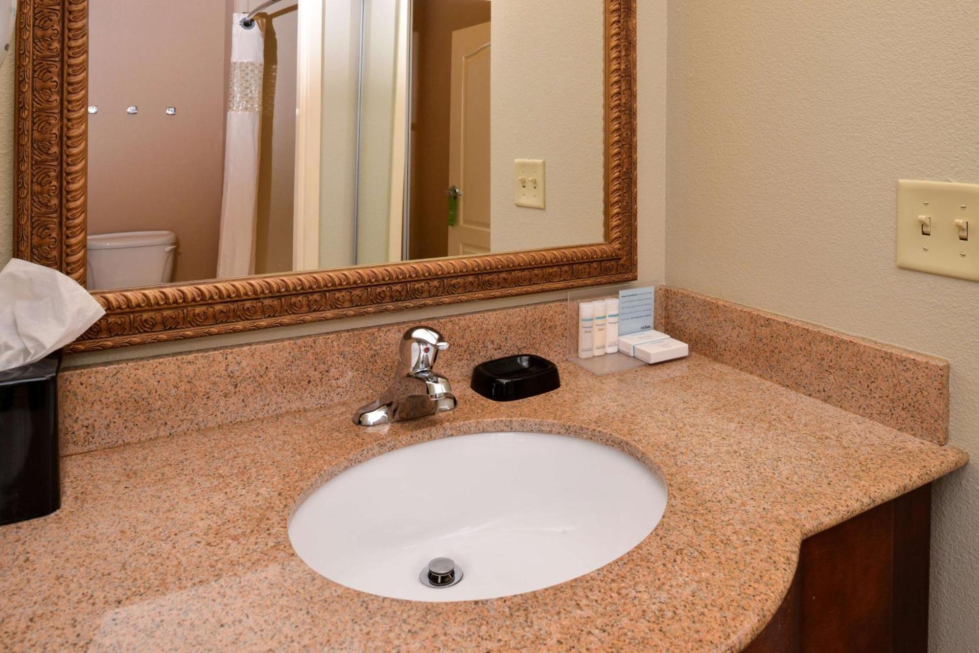 Hampton Inn By Hilton Litchfield Exterior foto