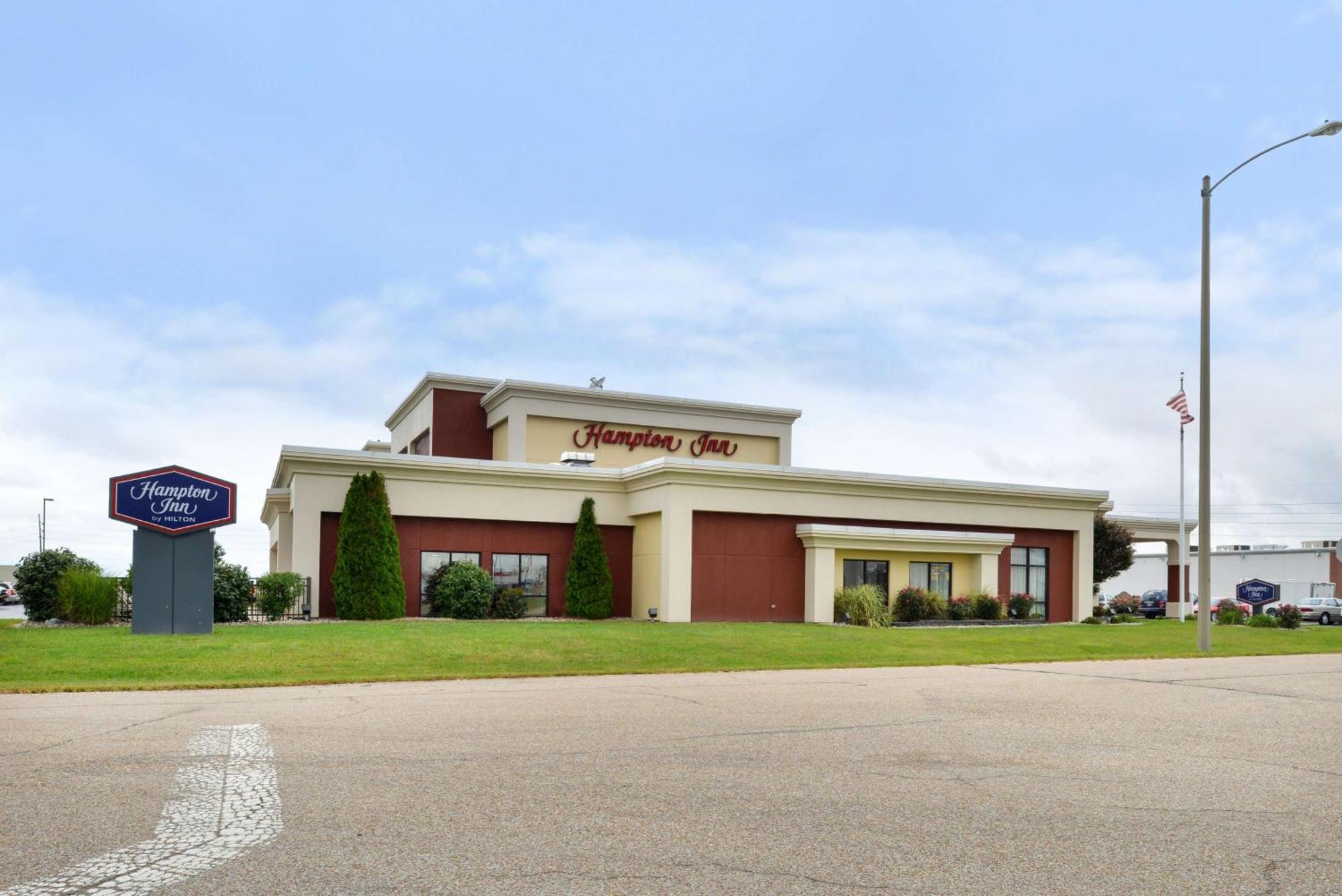 Hampton Inn By Hilton Litchfield Exterior foto