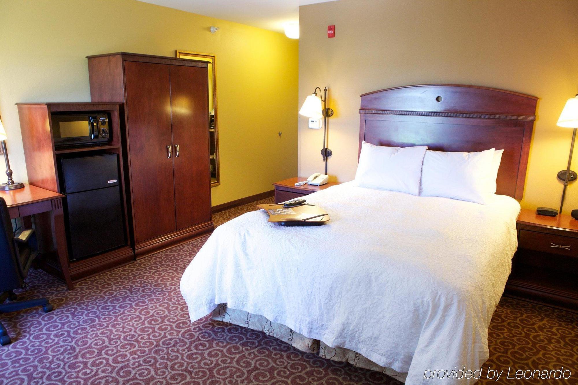 Hampton Inn By Hilton Litchfield Exterior foto